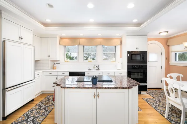 $739,900 | 2514 East Superior Street, Duluth, MN 55812