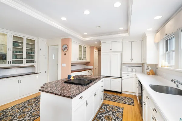$739,900 | 2514 East Superior Street, Duluth, MN 55812