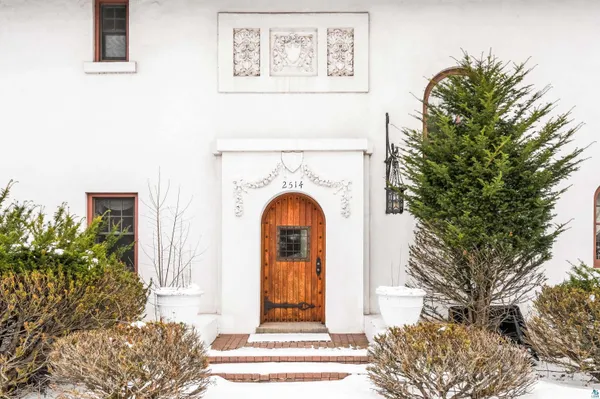 $739,900 | 2514 East Superior Street, Duluth, MN 55812