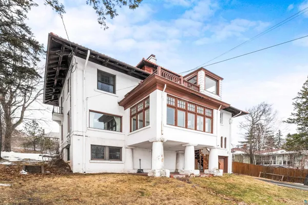 $739,900 | 2514 East Superior Street, Duluth, MN 55812