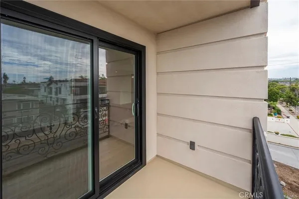 $1,700 | 140 Acacia Avenue, Unit 11, Carlsbad, CA 92008