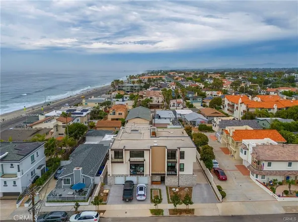 $1,700 | 140 Acacia Avenue, Unit 11, Carlsbad, CA 92008