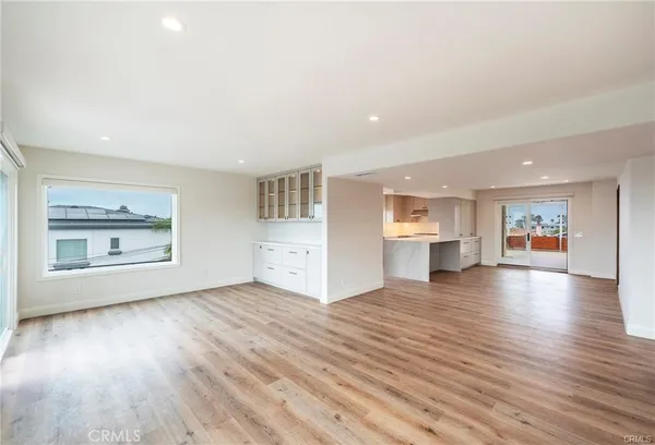 $1,700 | 140 Acacia Avenue, Unit 11, Carlsbad, CA 92008