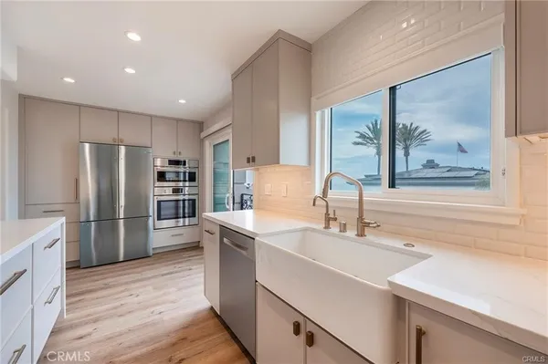 $1,700 | 140 Acacia Avenue, Unit 11, Carlsbad, CA 92008