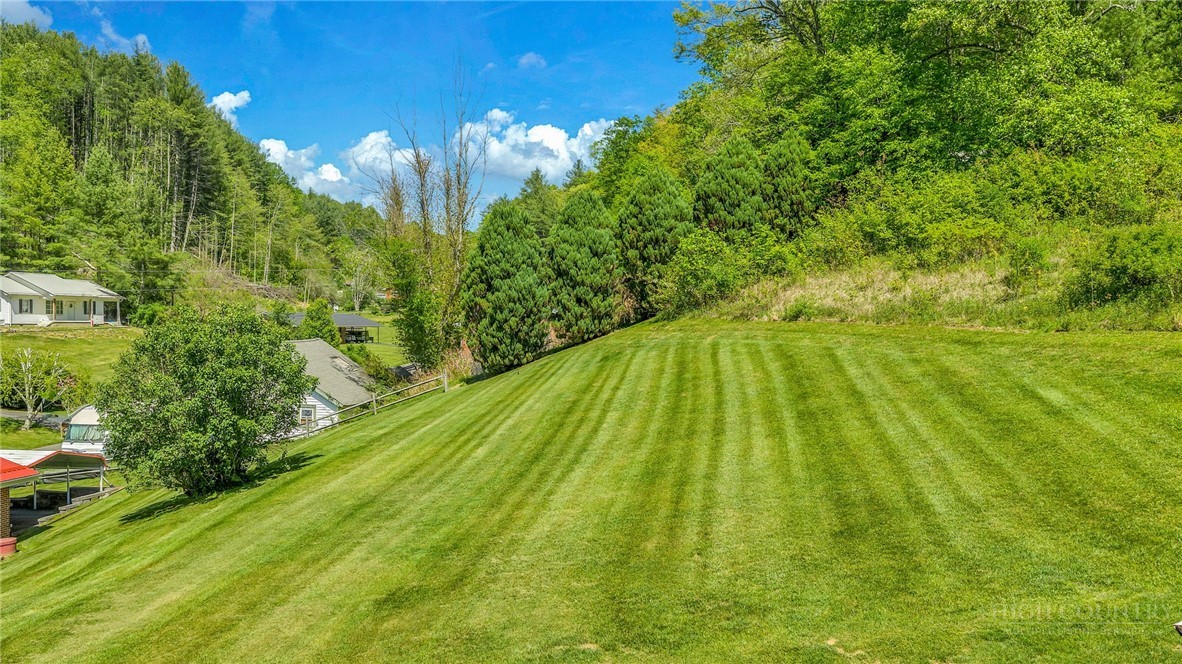 346 Piney Creek Road Lansing, NC 28643 - Photo 6 of 24 a view of an outdoor space