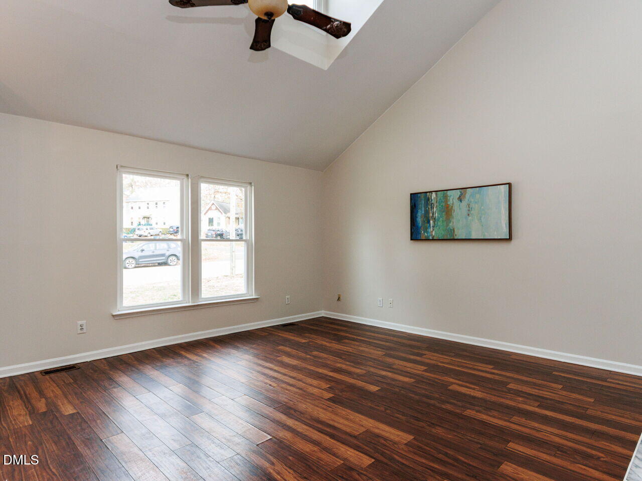 007-1280x960-living-room