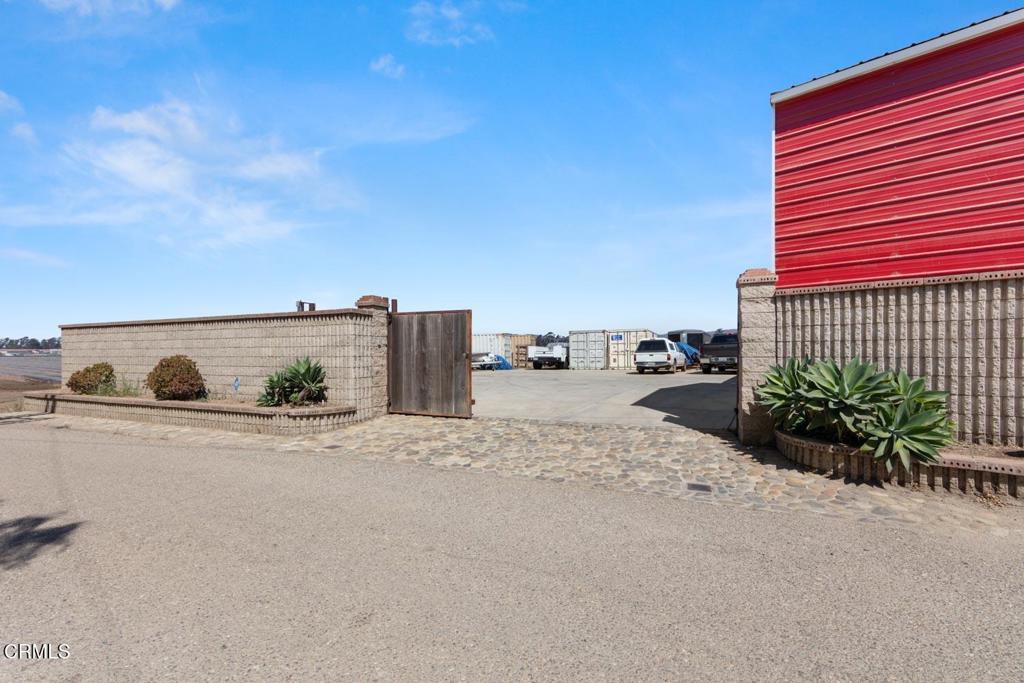 907 Mission Rock Road Santa Paula, CA 93060 - Photo 3 of 33 907MissionRock-4