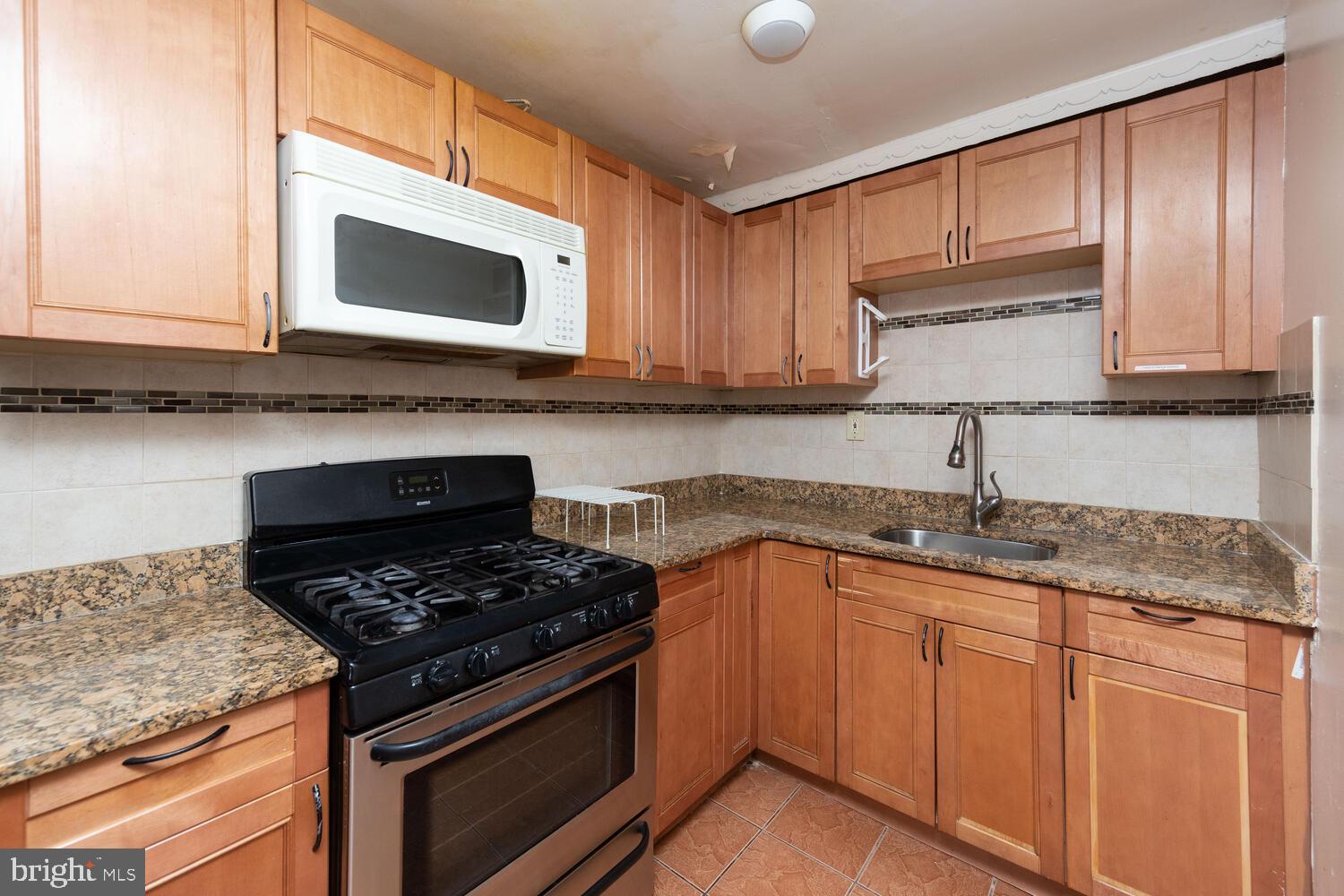 1611 Pennington Road Philadelphia, PA 19151 - Photo 18 of 20 Gallery Image 18