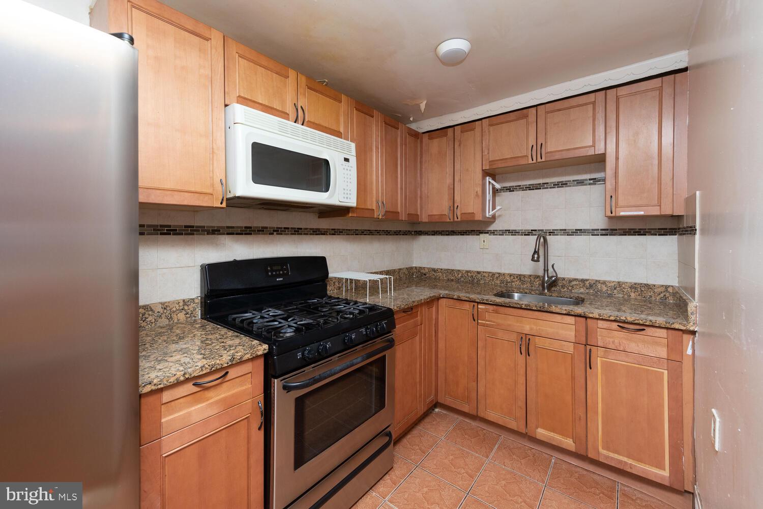 1611 Pennington Road Philadelphia, PA 19151 - Photo 9 of 20 Gallery Image 9