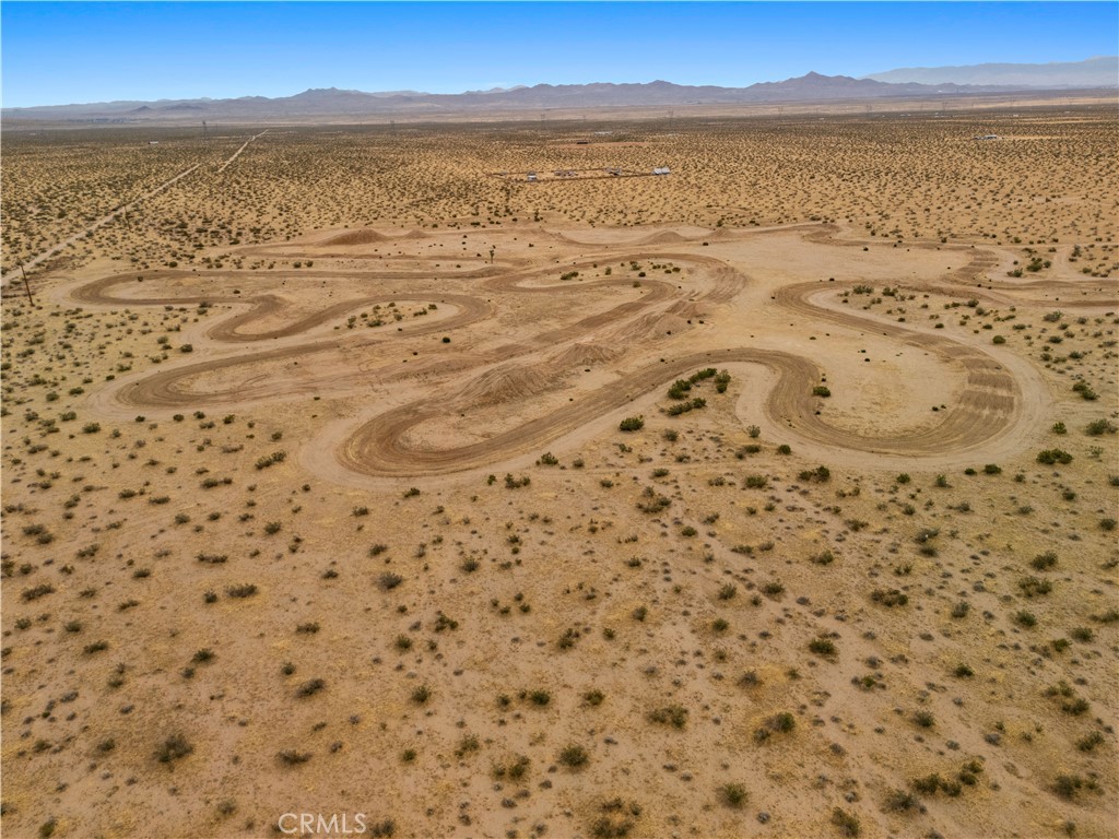 4625813 Drifting Sands Road Adelanto, CA 92301 - Photo 7 of 20