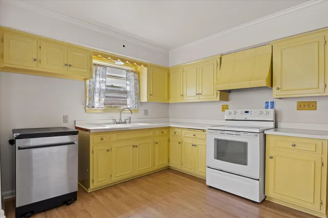 $439,900 | 4146 North Bartlett Avenue, Unit 4148, Shorewood, WI 53211