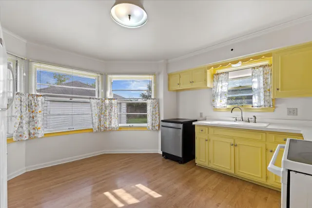 $439,900 | 4146 North Bartlett Avenue, Unit 4148, Shorewood, WI 53211