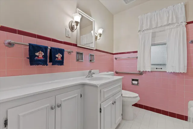 $439,900 | 4146 North Bartlett Avenue, Unit 4148, Shorewood, WI 53211