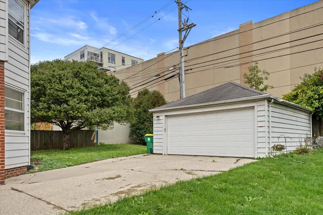 $439,900 | 4146 North Bartlett Avenue, Unit 4148, Shorewood, WI 53211