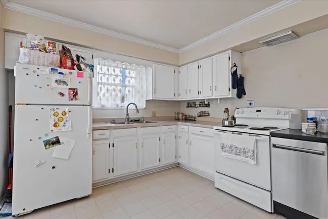 $439,900 | 4146 North Bartlett Avenue, Unit 4148, Shorewood, WI 53211