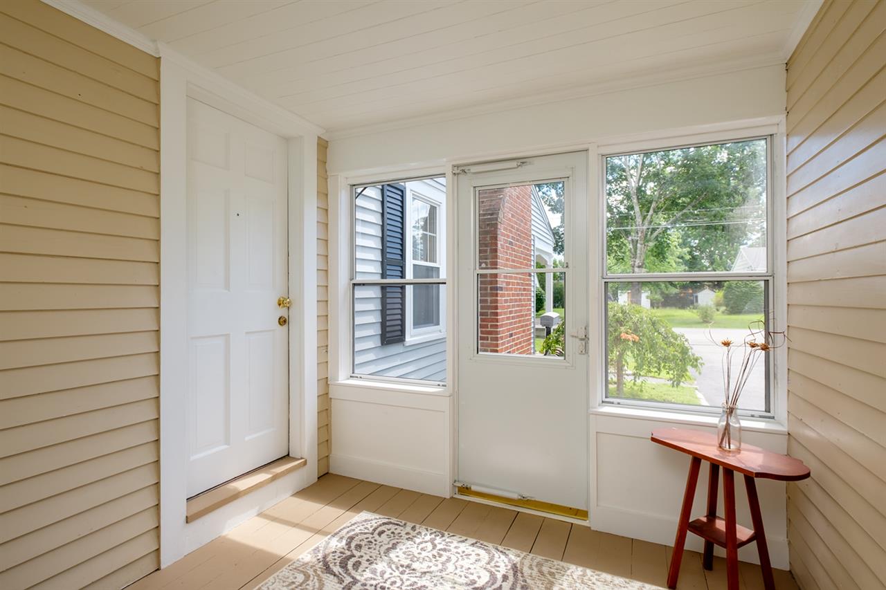 18 Willey Street Rochester, NH 03867 - Photo 3 of 30