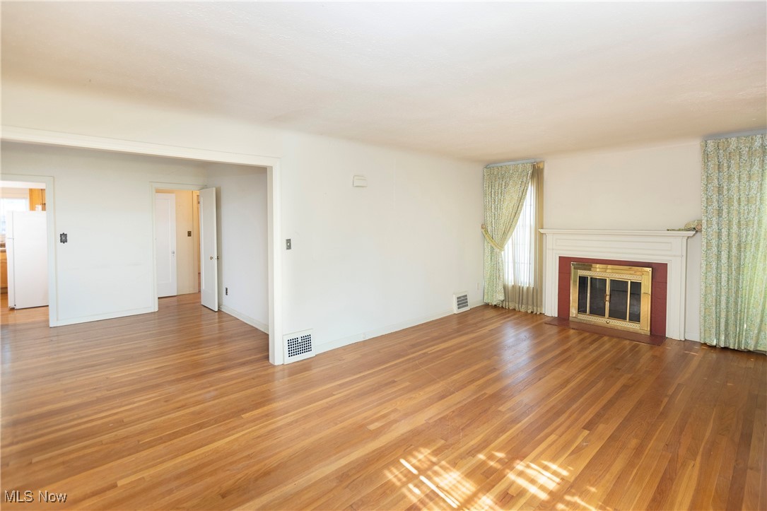 3666 Lindholm Road Cleveland, OH 44120 - Photo 4 of 42