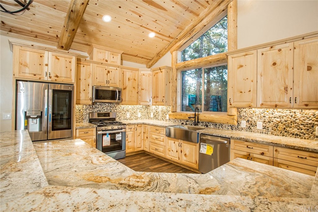 42340 Juniper Drive Big Bear Lake, CA 92315 - Photo 11 of 53