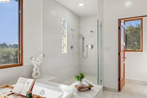 $1,899,000 | 13454 Campus Drive, Oakland, CA 94619