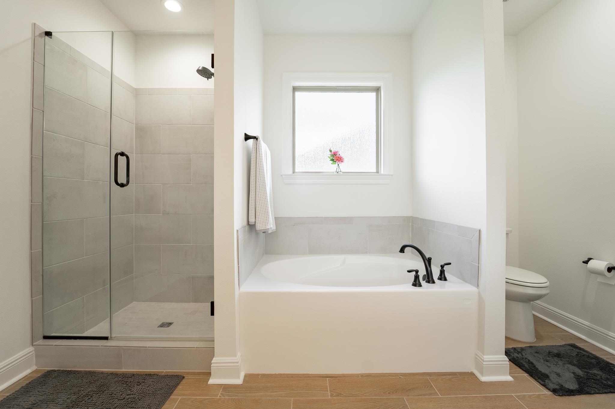 896 Sumter Loop Foley, AL 36535 - Photo 14 of 23 Bathroom