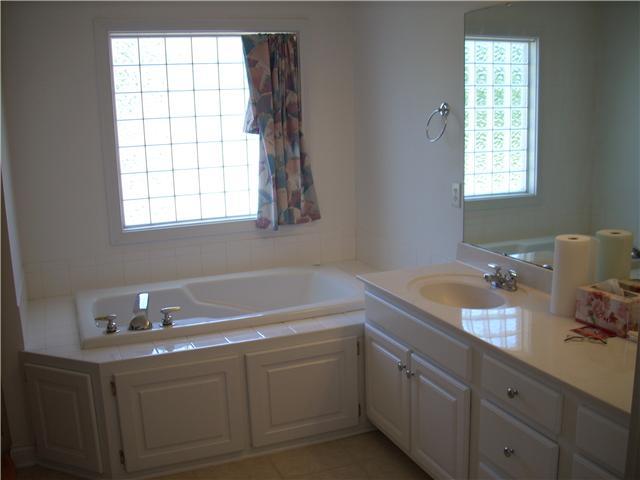 14226 Cherry Tree Road Carmel, IN 46033 - Photo 8 of 10 Gallery Image 8