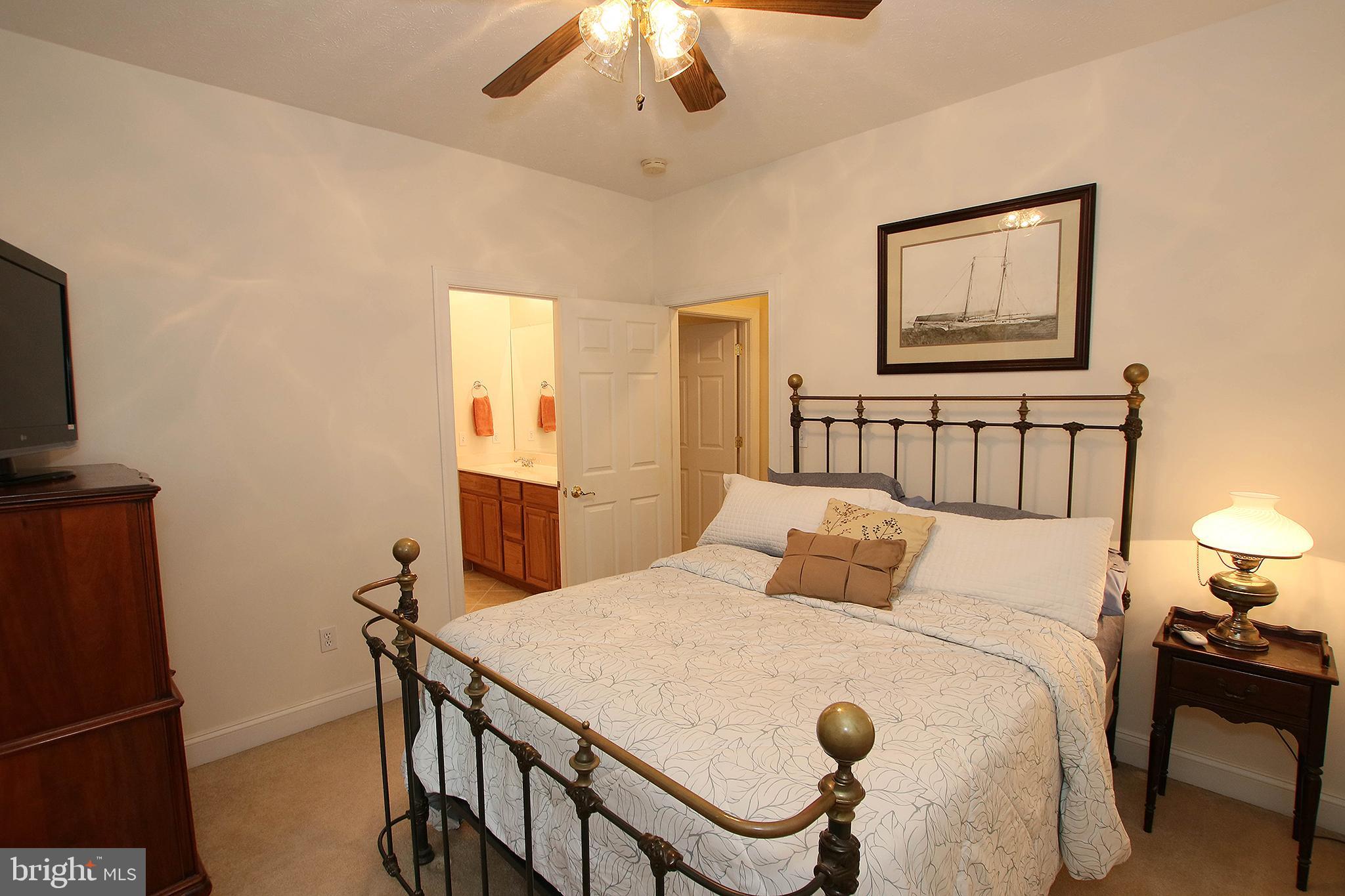 800 Cattail Road Winchester, VA 22603 - Photo 20 of 44 Charming guest bedroom