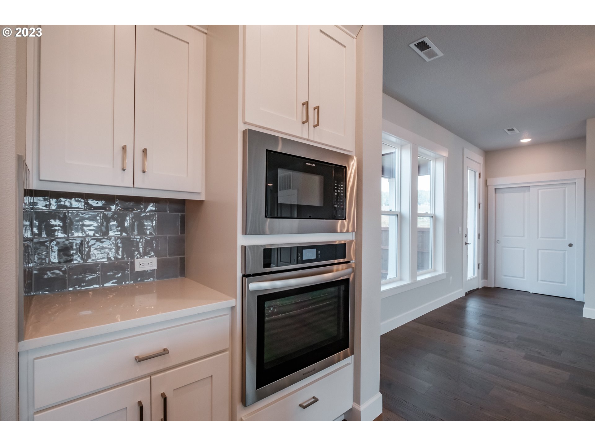 12343 Southwest Strobel Road Beaverton, OR 97007 - Photo 11 of 23 Gallery Image 11