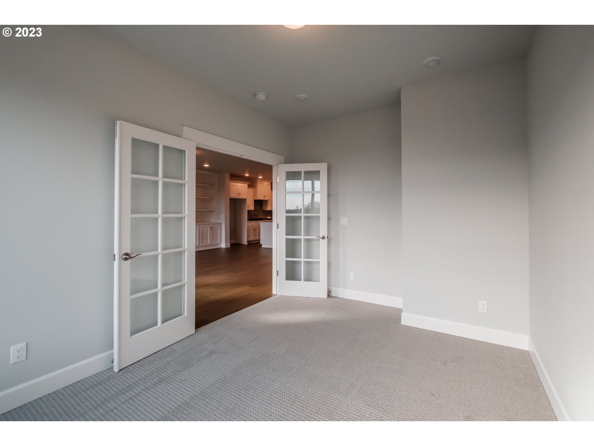 12343 Southwest Strobel Road Beaverton, OR 97007 - Photo 14 of 23 Gallery Image 14