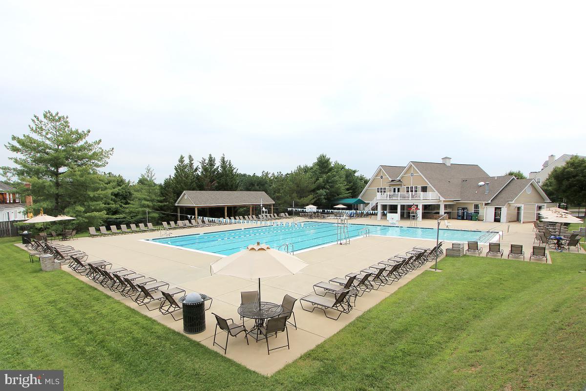 224 Midsummer Circle Gaithersburg, MD 20878 - Photo 38 of 40 Community Pool
