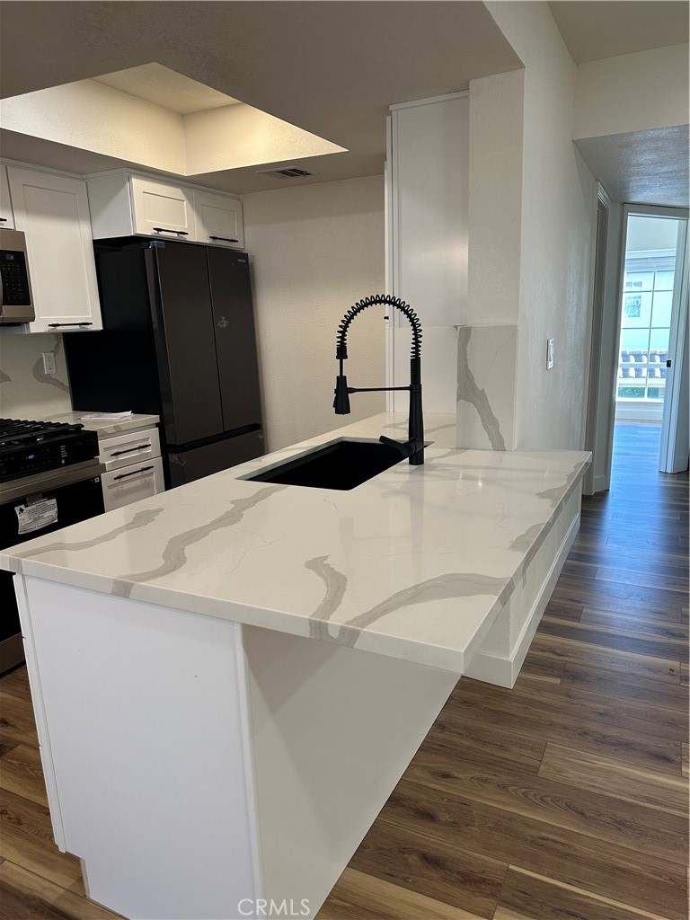 4201 Las Virgenes Road, Unit 201 Calabasas, CA 91302 - Photo 4 of 11