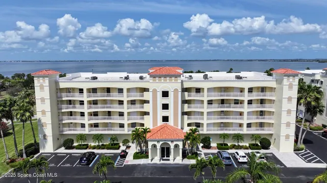 $3,000 | 732 Bayside Drive, Unit 304, Cape Canaveral, FL 32920