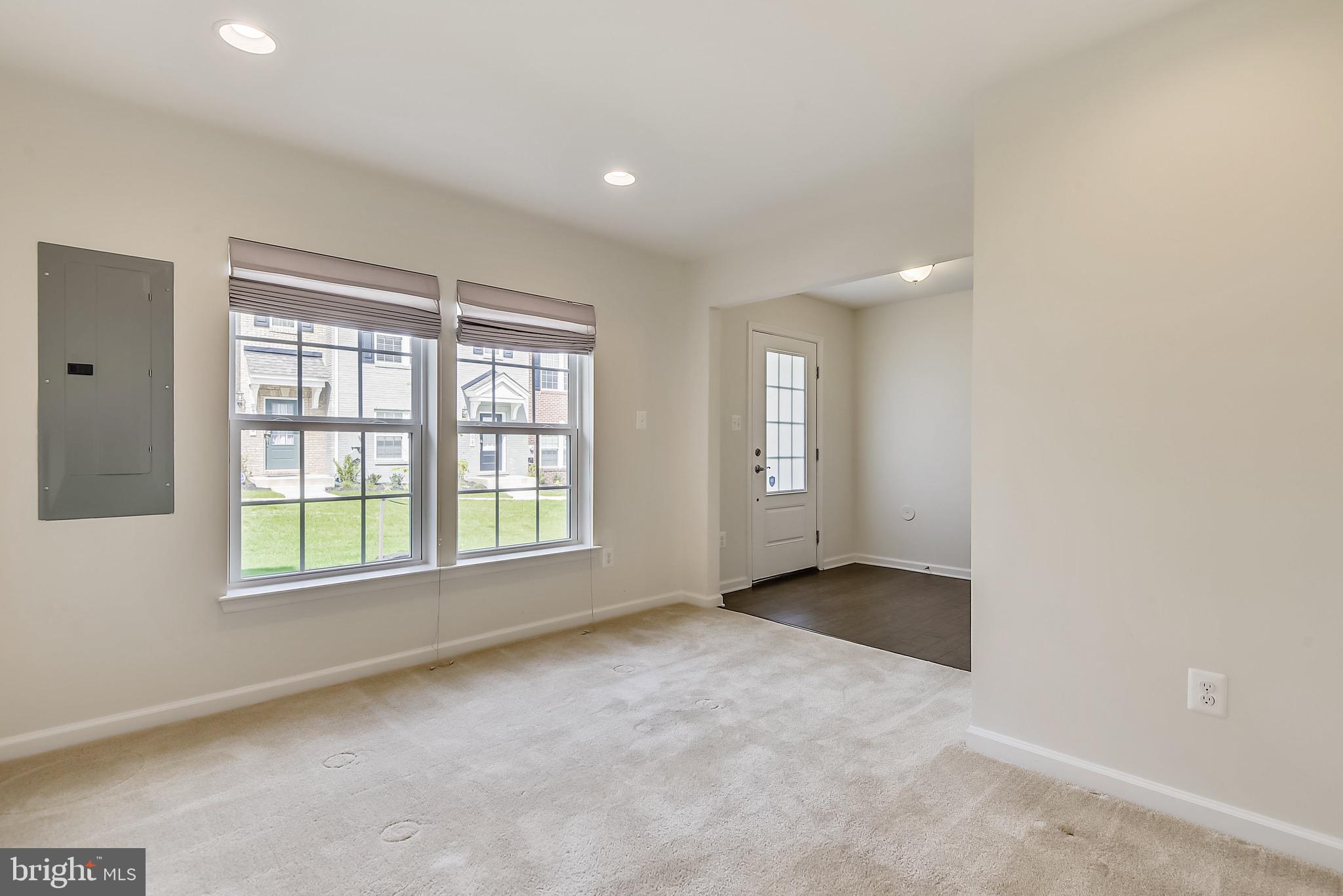 2918 Pinebrook Road Landover, MD 20785 - Photo 5 of 31 Sunlit den/ home office
