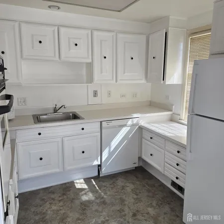 $1,900 | 14 Sussex Way, Unit 14N, Monroe Township, NJ 08831