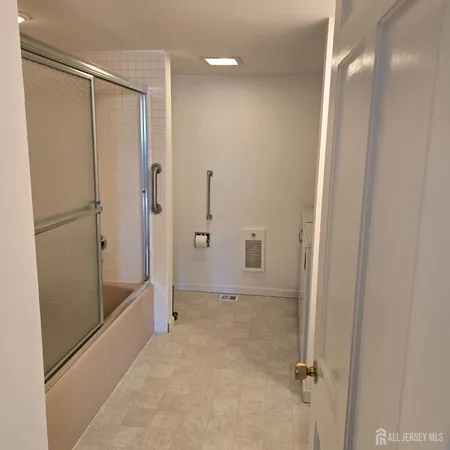 $1,900 | 14 Sussex Way, Unit 14N, Monroe Township, NJ 08831