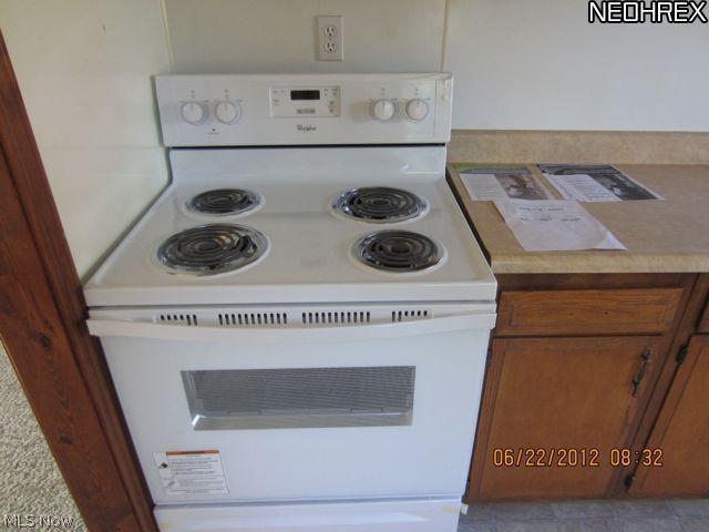 1944 Green Road Madison, OH 44057 - Photo 6 of 11 new stove