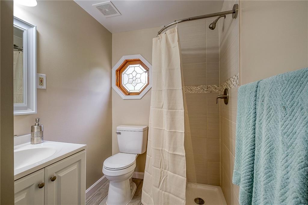 1194 Wilson Road Pittsburgh, PA 15236 - Photo 14 of 25 Gallery Image 14
