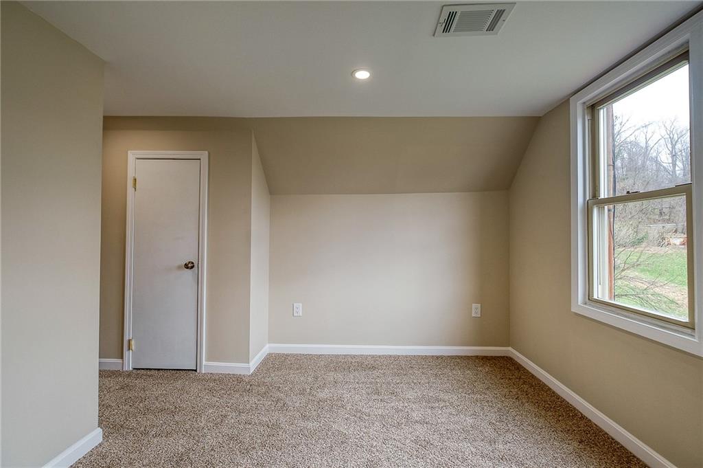 1194 Wilson Road Pittsburgh, PA 15236 - Photo 16 of 25 Gallery Image 16