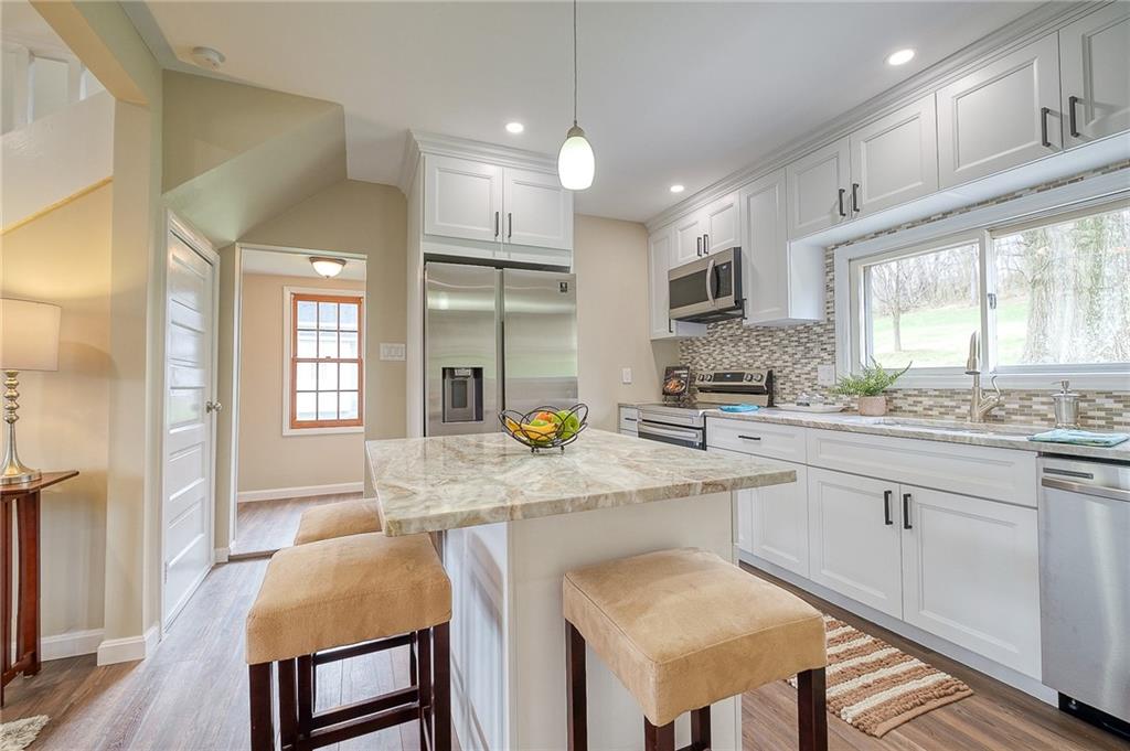 1194 Wilson Road Pittsburgh, PA 15236 - Photo 5 of 25 Gallery Image 5