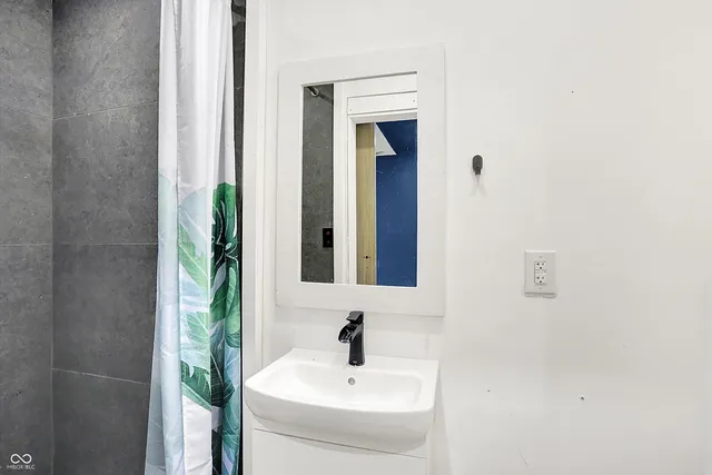 $189,000 | 1212 South Senate Avenue, Indianapolis, IN 46225