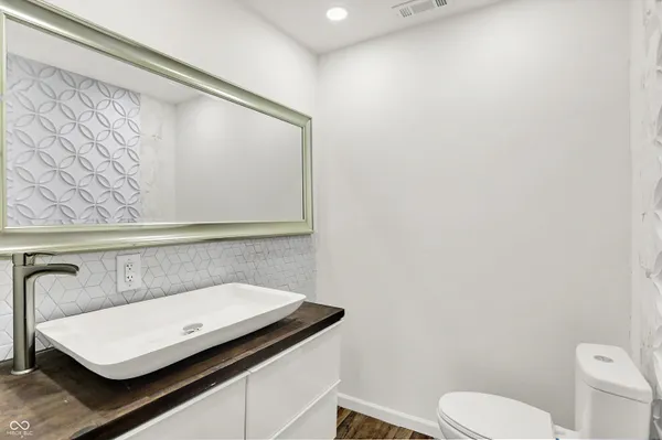 $189,000 | 1212 South Senate Avenue, Indianapolis, IN 46225