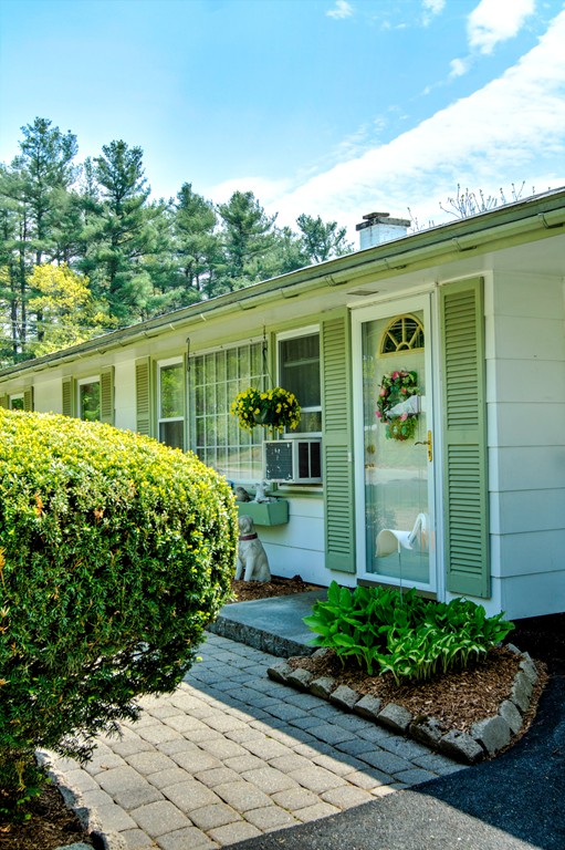 5 Parlee Road Chelmsford, MA 01824 - Photo 4 of 30