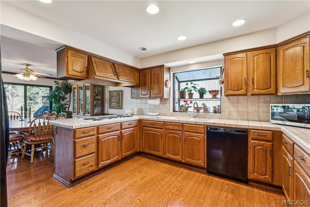524 Golf Course Road Lake Arrowhead, CA 92352 - Photo 14 of 59