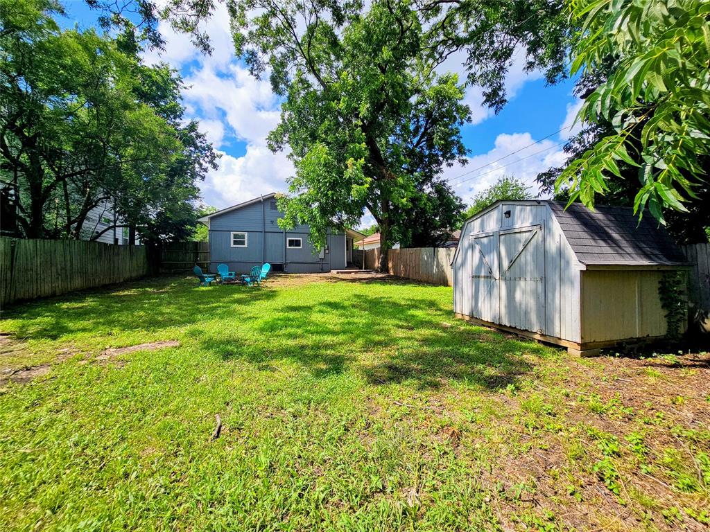 327 East Hull Street Denison, TX 75021 - Photo 37 of 40