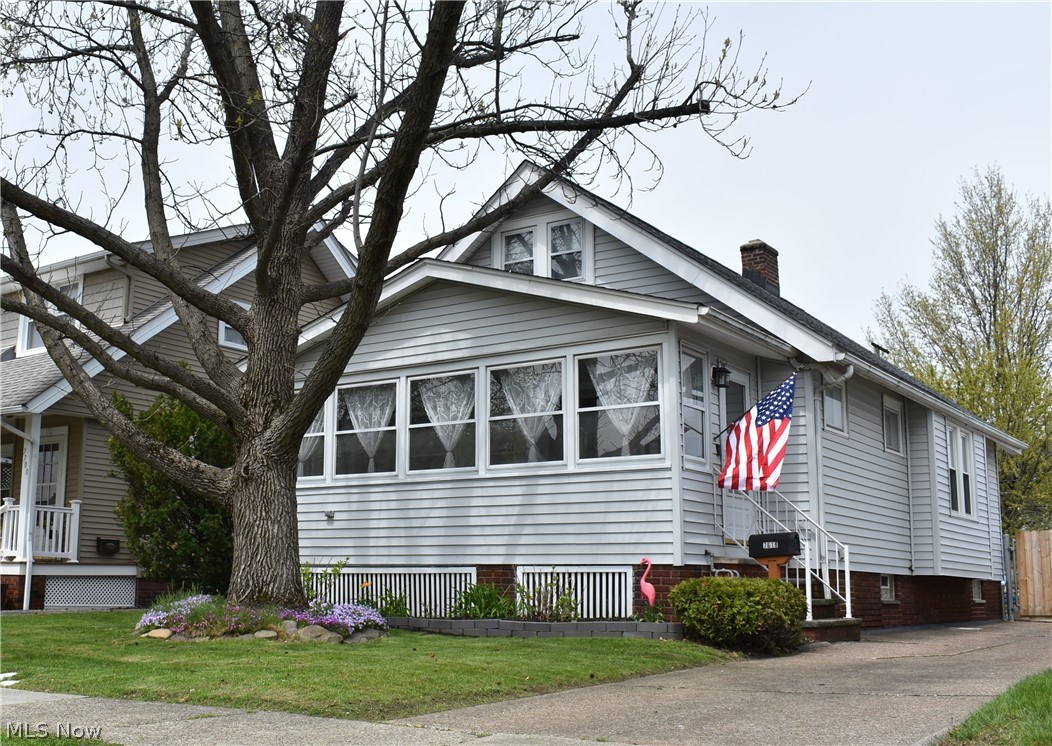7618 Spring Garden Road Cleveland, OH 44129 - Photo 1 of 33