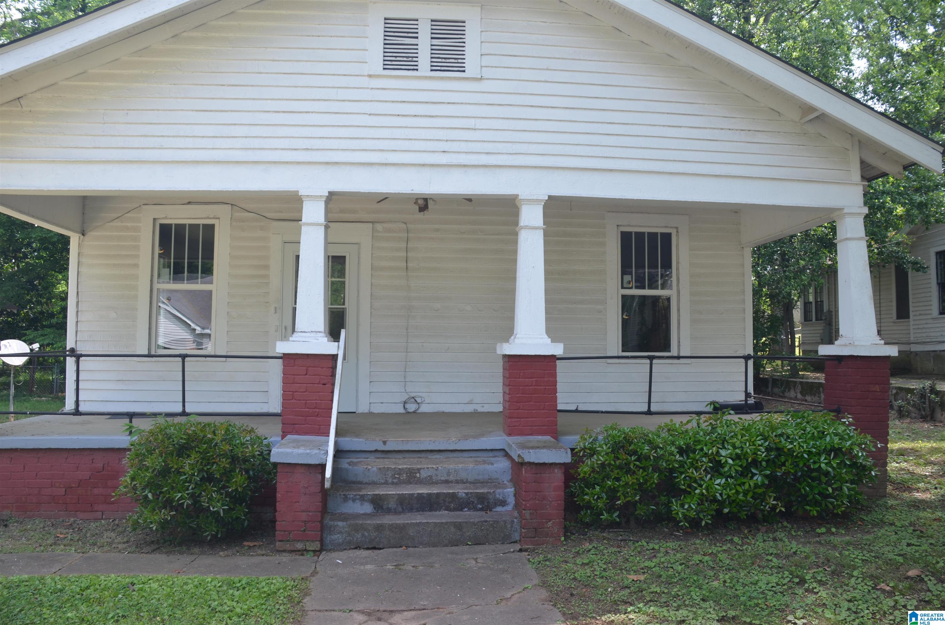 615 Goodwin Avenue Anniston, AL 36207 - Photo 2 of 26