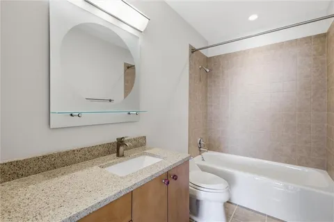 $995,000 | 4950 Central Street, Unit 702, Kansas City, MO 64112