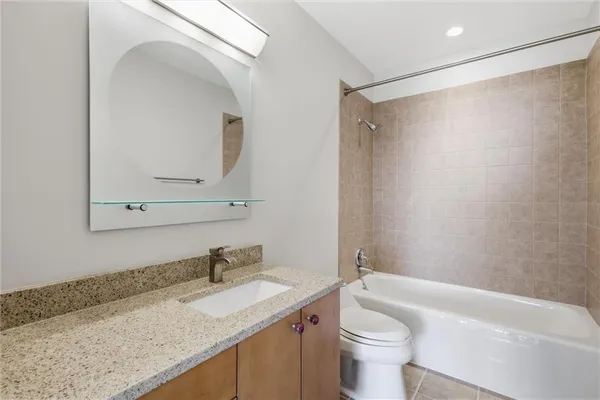 $995,000 | 4950 Central Street, Unit 702, Kansas City, MO 64112