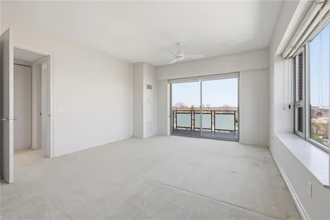 $995,000 | 4950 Central Street, Unit 702, Kansas City, MO 64112