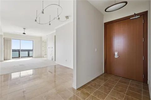 $995,000 | 4950 Central Street, Unit 702, Kansas City, MO 64112