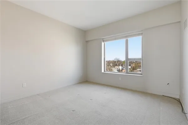 $995,000 | 4950 Central Street, Unit 702, Kansas City, MO 64112